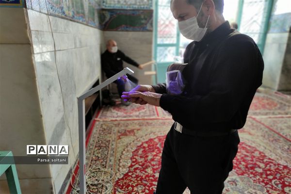 برگزاری نماز جمعه در محل زیارتگاه امامزاده سید حمزه کاشمر