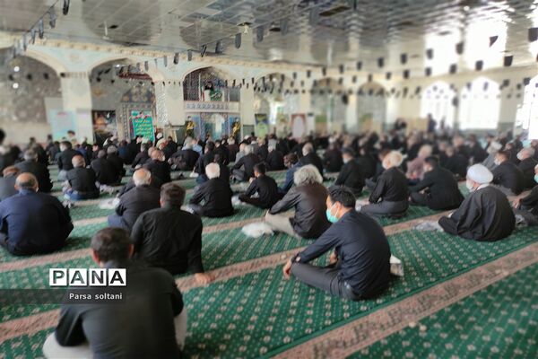 برگزاری نماز جمعه در محل زیارتگاه امامزاده سید حمزه کاشمر
