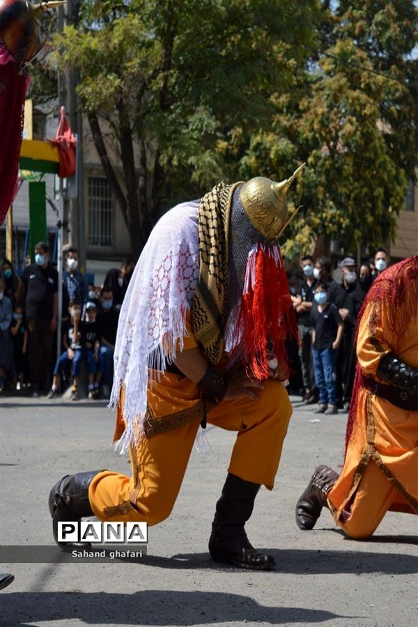 مراسم تعذیه خوانی  در میانه