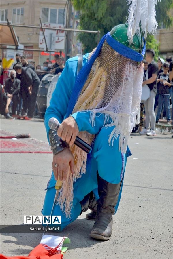 مراسم تعذیه خوانی  در میانه