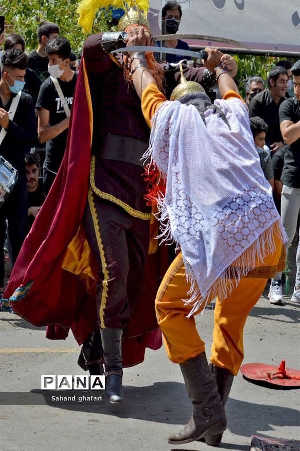 مراسم تعذیه خوانی  در میانه