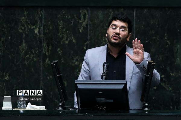 جلسه بررسی صلاحیت وزرای پیشنهادی دولت سیزدهم در مجلس