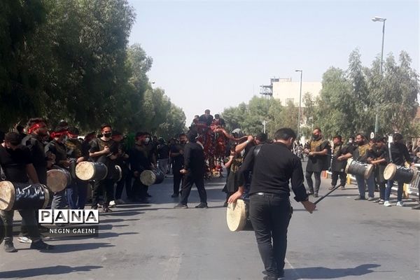 حرکت کاروان نمادین اسرای کربلا در قم