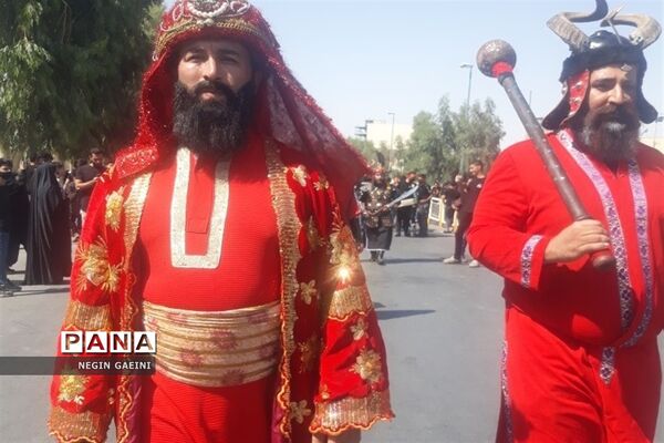 حرکت کاروان نمادین اسرای کربلا در قم
