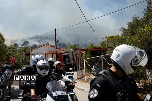 ادامه آتش سوزی‌ها در خارج از آتن
