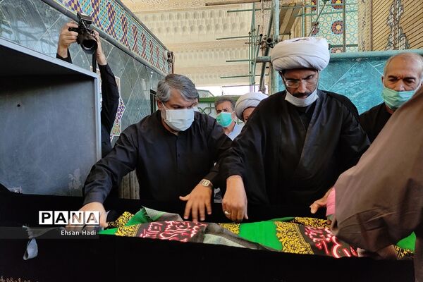 تشییع پیکر علامه حکیمی در بارگاه  رضوی
