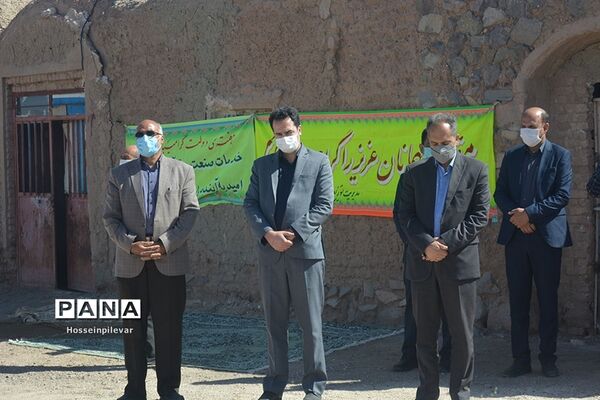 تامین برق روستای کلاته شیخ در شهرستان خوسف