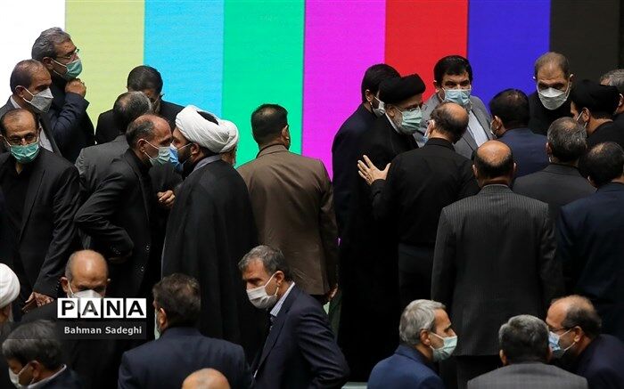 استقرار صندوق‌های اخذ رای در مجلس؛ رئیسی برای دفاع پایانی به صحن پارلمان می‌رود