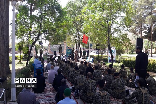 برگزاری نماز جمعه در فضای باز امامزاده سید حمزه شهرستان کاشمر