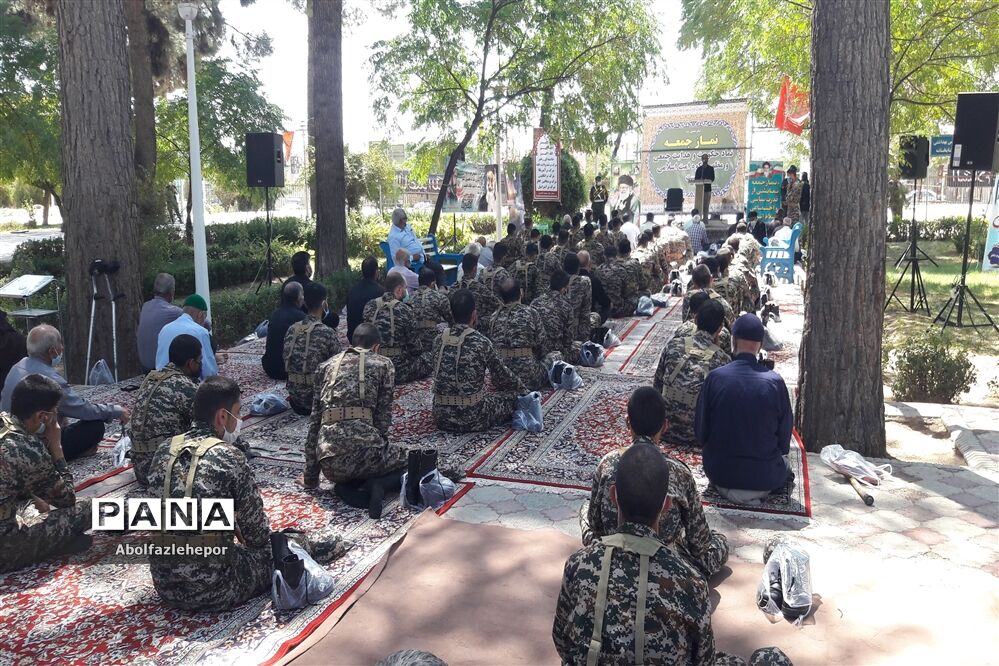 برگزاری نماز جمعه در فضای باز امامزاده سید حمزه شهرستان کاشمر