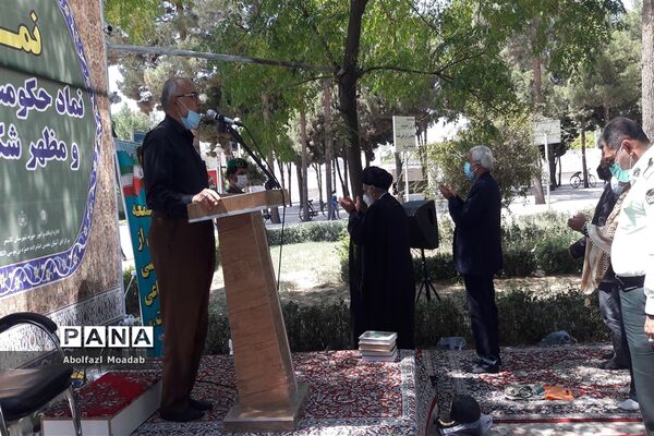 برگزاری نماز جمعه در فضای باز امامزاده سید حمزه شهرستان کاشمر