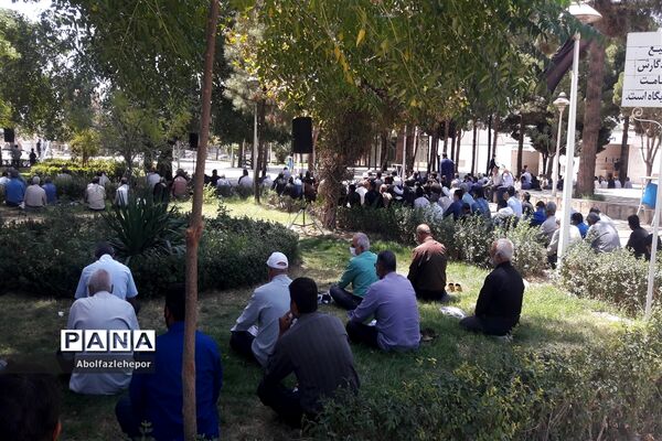 برگزاری نماز جمعه در فضای باز امامزاده سید حمزه شهرستان کاشمر