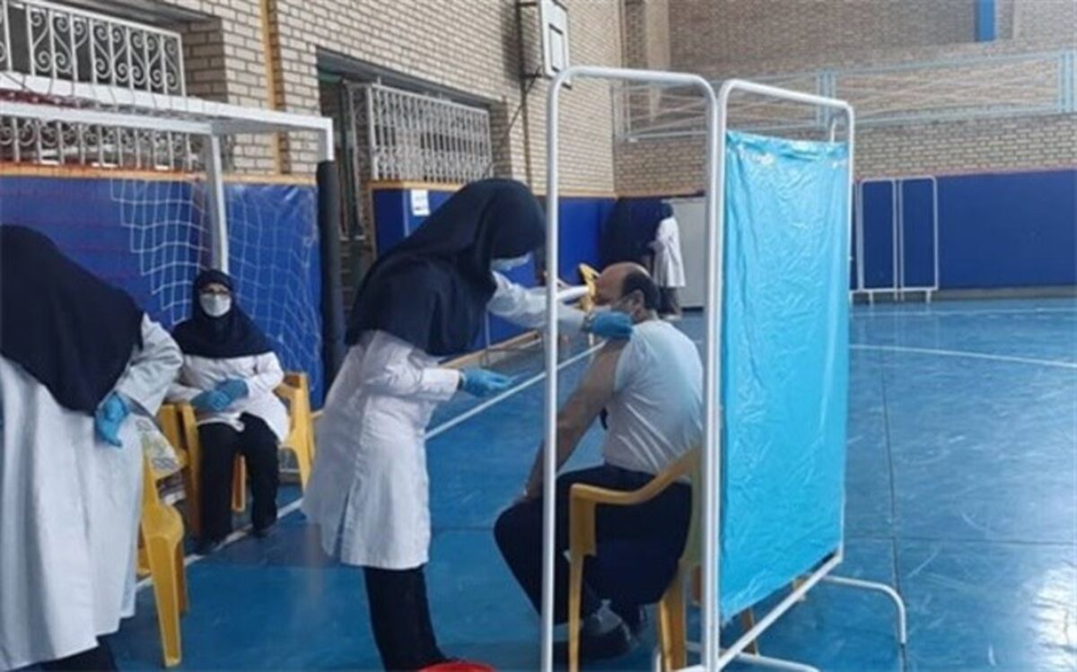 زحمات جهادی مراقبین سلامت در واکسیناسیون فرهنگیان شایسته تقدیر است