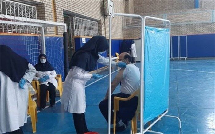 زحمات جهادی مراقبین سلامت در واکسیناسیون فرهنگیان شایسته تقدیر است