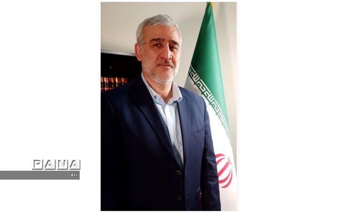 وزیر آینده آموزش و پرورش باید معیشت فرهنگیان را اولویت اول خود قرار دهد