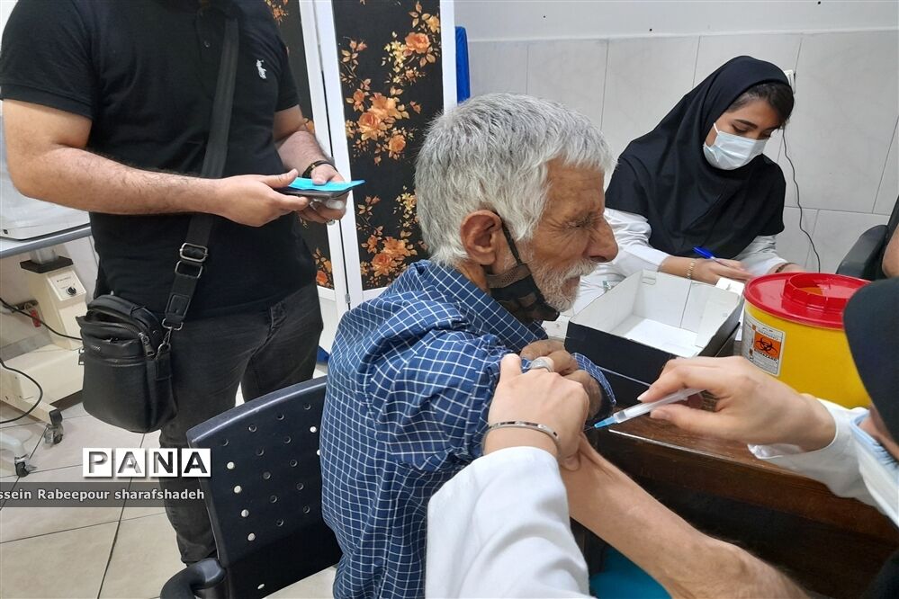 تزریق دُز دوم  واکسن کووید ۱۹ به فرهنگیان منطقه۱۶