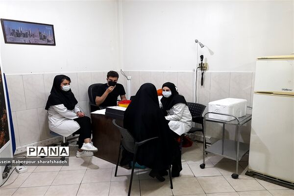 تزریق دُز دوم  واکسن کووید ۱۹ به فرهنگیان منطقه۱۶