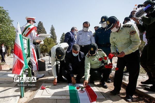مراسم گلباران مزار شهدای هفدهم شهریور