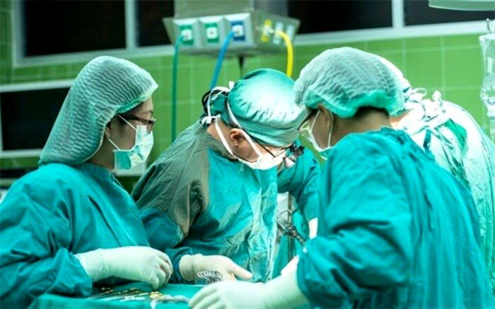خارج کردن ۲ کیلوگرم مو از شکم یک دختر