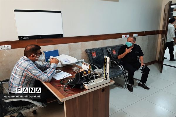 آغاز دوز دوم واکسیناسیون فرهنگیان در آموزش و پرورش ناحیه دو بهارستان