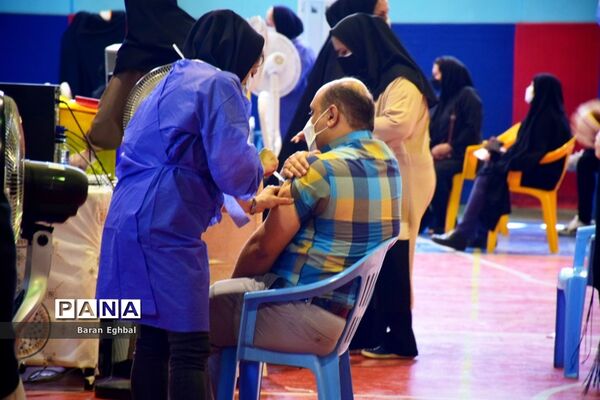 واکسیناسیون فرهنگیان در منطقه 4