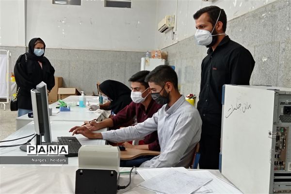 افتتاح دومین سالن  تجمیعی واکسن کرونا در مدرسه شهید رحیمی امیدیه