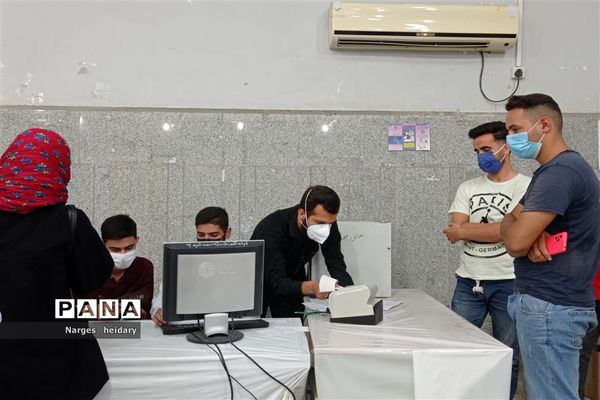 افتتاح دومین سالن  تجمیعی واکسن کرونا در مدرسه شهید رحیمی امیدیه