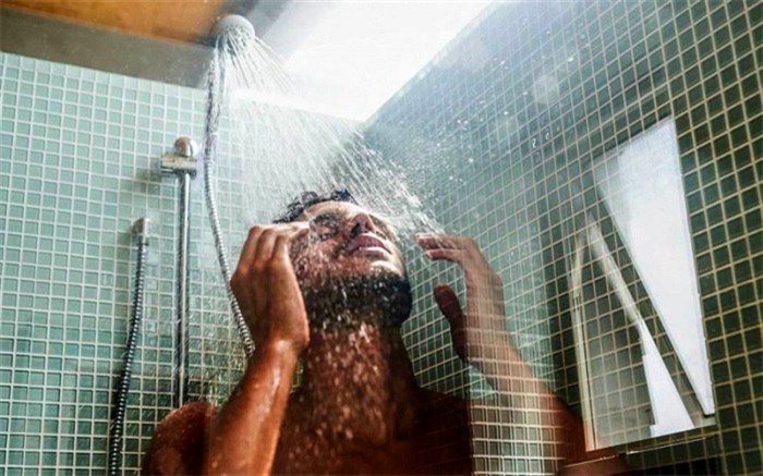 ۶ فایده دوش شبانه برای سلامتی