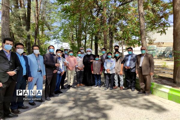 مراسم افتتاحیه مجله دانش‌آموزی فردای کاشمر در کانون لقمان