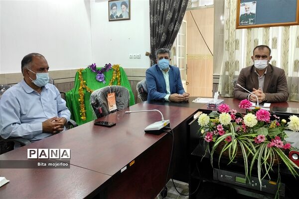 تقدیر از دانش آموزان گلوگاهی برگزیده جشنواره تابستان شاد