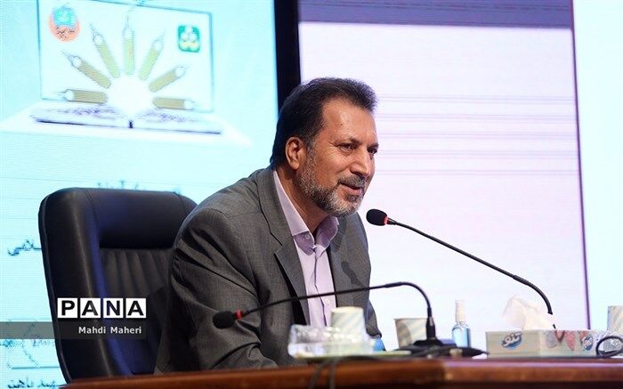 کمره ای: بازگشایی مدارس تدریجی خواهد بود