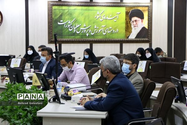 نشست صمیمی معاون وزیر آموزش و پرورش با مدیران مدارس آذربایجان غربی در شبکه شاد