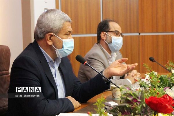 نشست هیات رئیسه مجلس دانش آموزی خوزستان با مدیرکل آموزش و پرورش