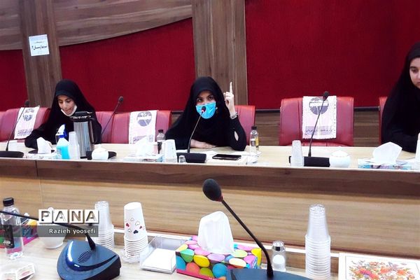 مسابقه مناظره دانش‌آموزی یاوران ولایت ویژه‌ فرماندهان واحد بسیج دانش‌آموزی استان تهران