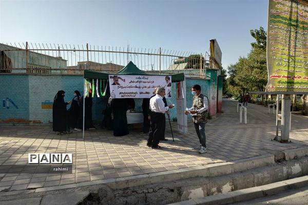 ایستگاه همیار سلامت گروه جهادی شهید علمدار با هدف کمک به کنترل بیماری کرونا