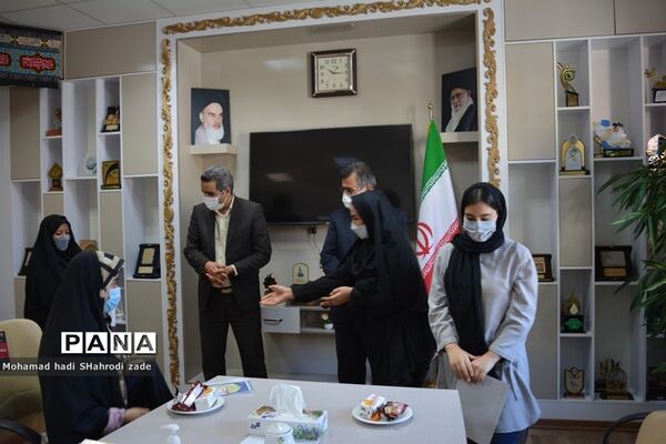 تجلیل از منتخبین رتبه برتر استانی در جشنواره نوجوان سالم و طرح یارگیری در ناحیه یک مشهد