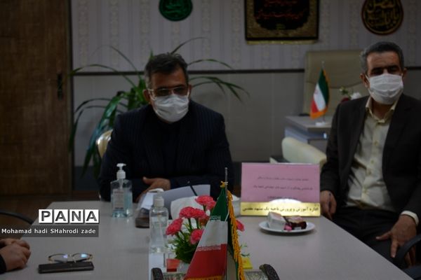 تجلیل از منتخبین رتبه برتر استانی در جشنواره نوجوان سالم و طرح یارگیری در ناحیه یک مشهد