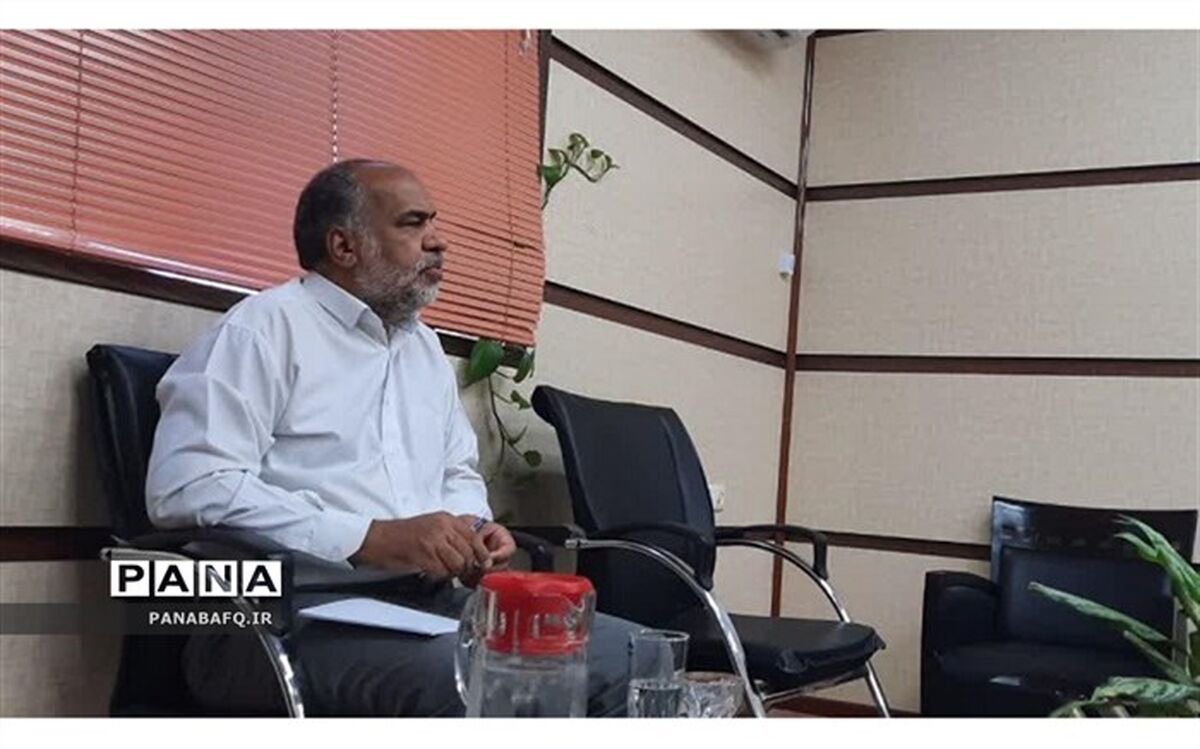 مصمم به استفاده از نظرات هیئت رئیسه مجلس دانش‌آموزی و برگزاری جلسات مستمر هستم
