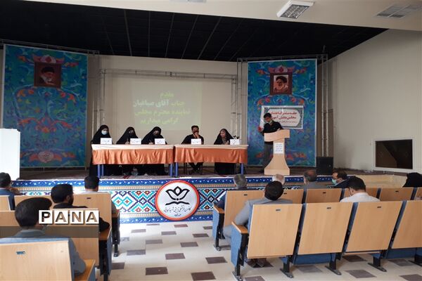 نشست نمایندگان مجلس دانش آموزی ابرکوه با نماینده مجلس