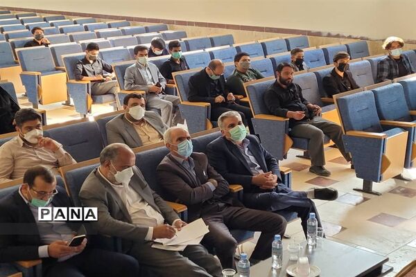 نشست نمایندگان مجلس دانش آموزی ابرکوه با نماینده مجلس