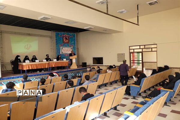 نشست نمایندگان مجلس دانش آموزی ابرکوه با نماینده مجلس
