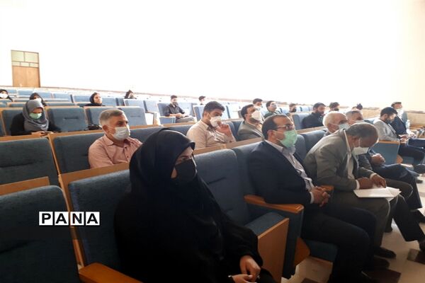 نشست نمایندگان مجلس دانش آموزی ابرکوه با نماینده مجلس