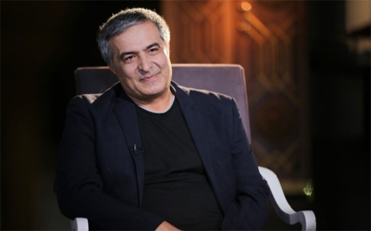 نشان ارادت میزبان یک کارگردان و تهیه کننده سینما می شود
