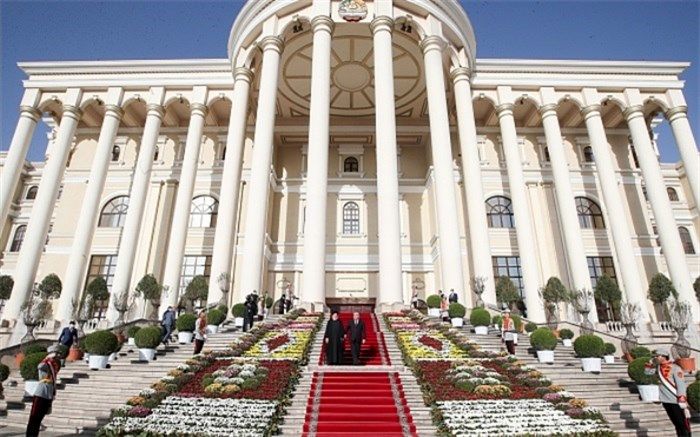 سیدابراهیم رئیسی مرقد میرسیدعلی همدانی را زیارت کرد