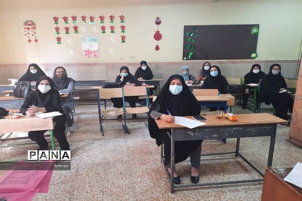 برگزاری کارگاه‌های ترکیبی حضوری و مجازی برای معلمان جدیدالورود ابتدایی منطقه 7