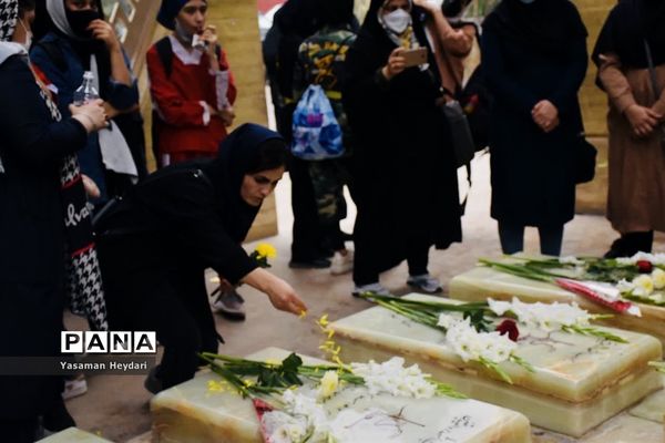 مراسم عطر افشانی و غبارروبی شهدای خوشنام