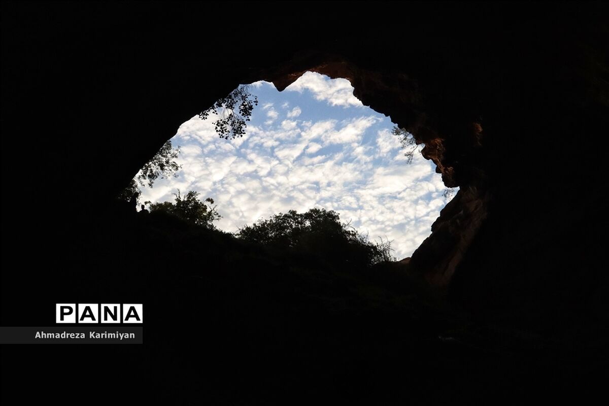 غارها نماد زندگی انسان در دامان طبیعت هستند