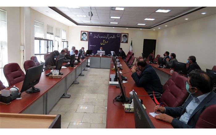 واکسیناسیون دانش‌آموزان اردبیلی فعلا آغاز نشده‌است