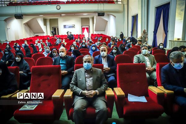 آیین تجلیل از معلمان و عوامل مدرسه تلویزیونی ایران