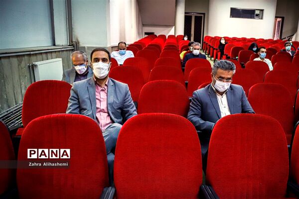 آیین تجلیل از معلمان و عوامل مدرسه تلویزیونی ایران